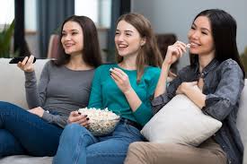 O Guia do Cinéfilo Moderno: Como Escolher os Melhores Filmes, Séries e Animes para Maratonar